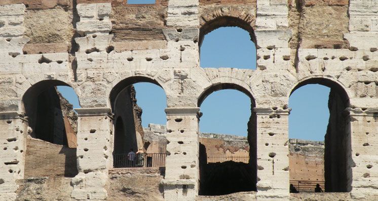 Via Crucis al Colosseo